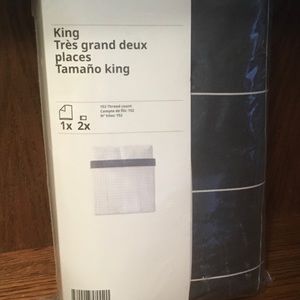 Grey tone King duvet cover from IKEA… just dying for you to add a pop of color!